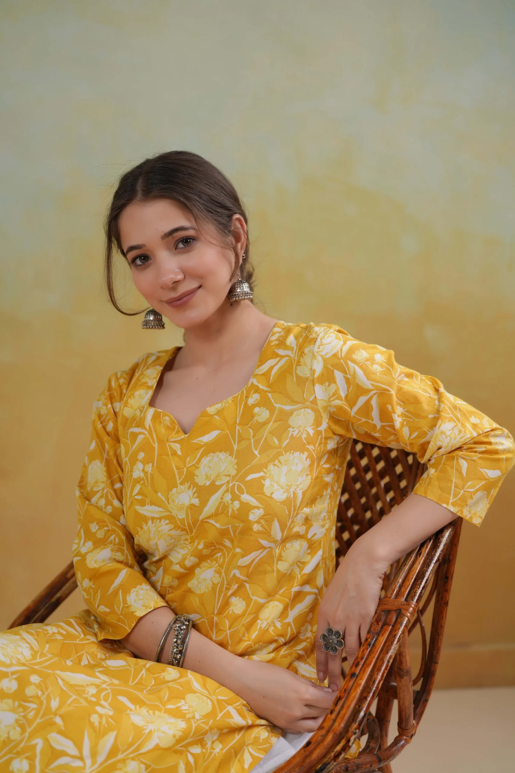 xl-kurta-1a-ethnic-lady-original-imahba5vej4jhadp